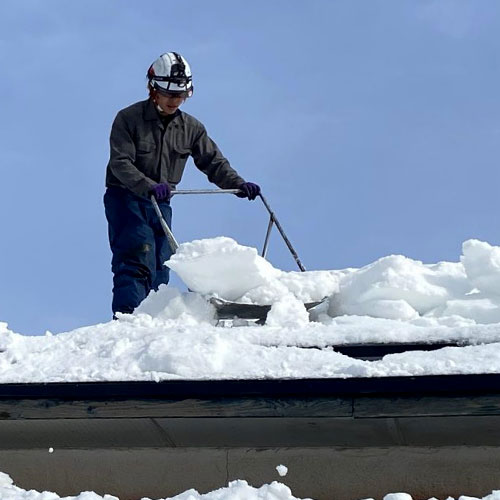 雪下ろし作業